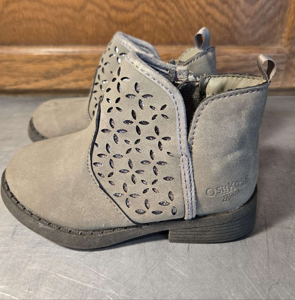 OshKosh B'gosh Estell Ankle Boots in Gray with Cutout Design